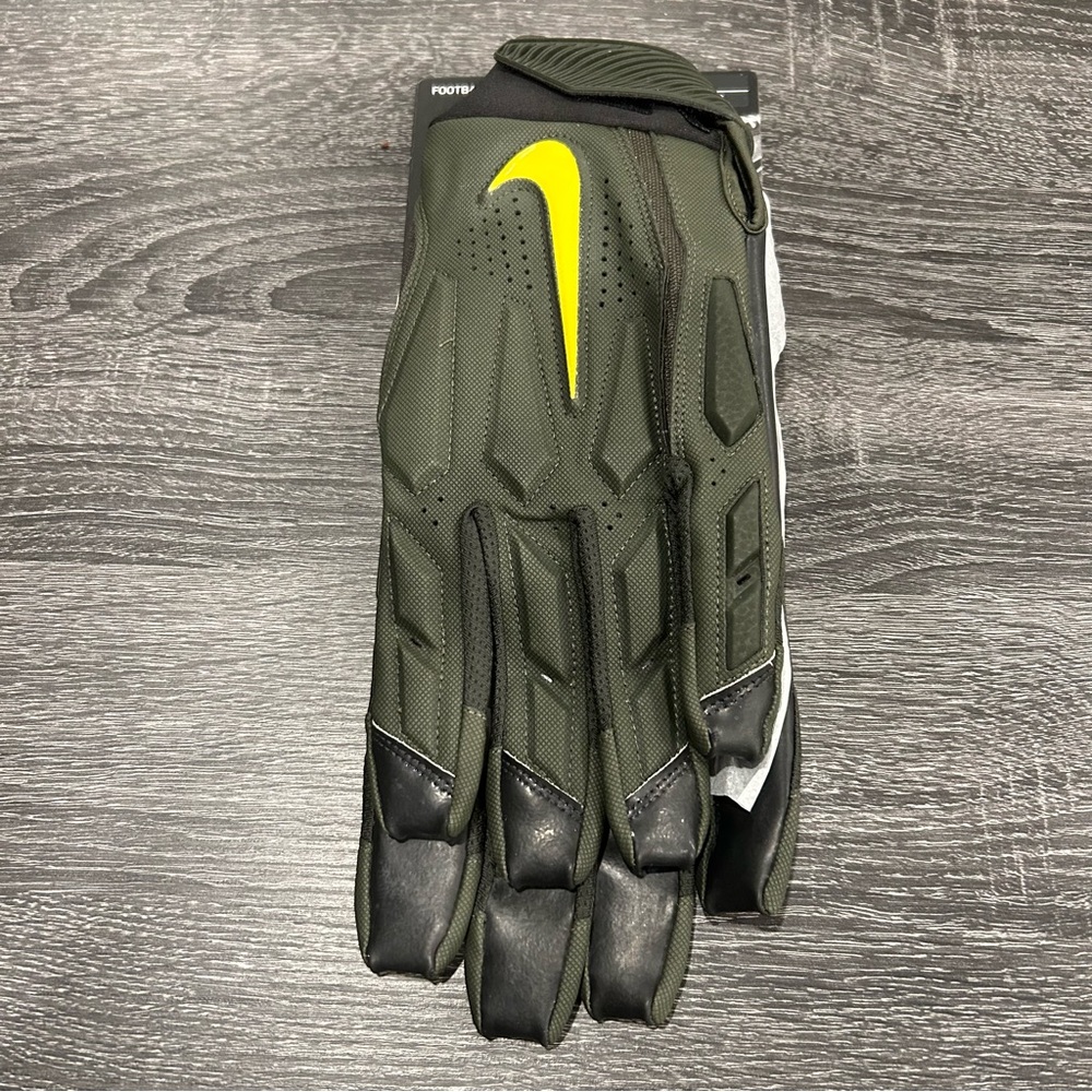 Nike Oregon Ducks d-tack football gloves NEW